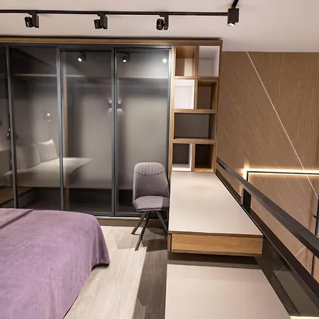 Duke Apartment *