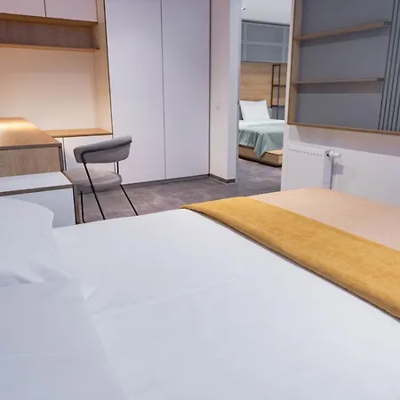 Duke Apartment *