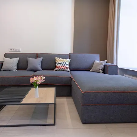 Duke Apartment *