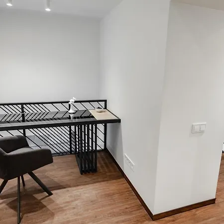 Duke Apartment *
